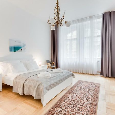 The Dancing House Residence, Two Bedroom Apartment With Balcony Near River! Prag Exterior foto